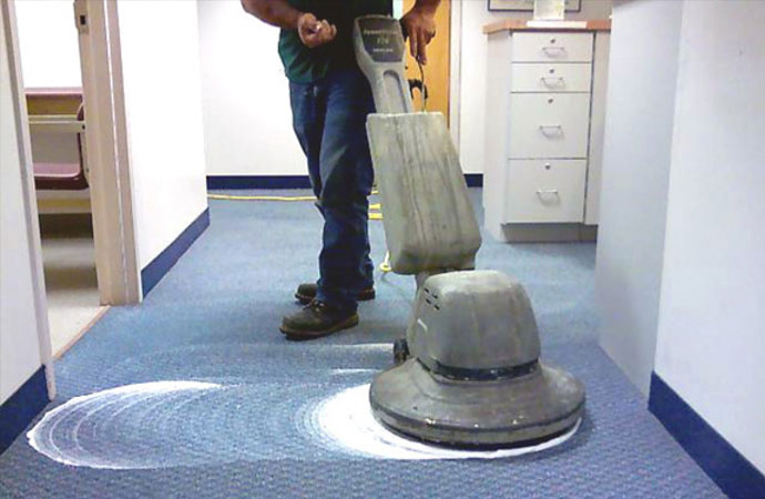 Commercial Carpet Cleaner
              